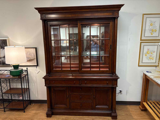 Thomasville 'Fredericksburg' Hutch