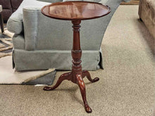 Kindel Mahogany Round Pedestal Table