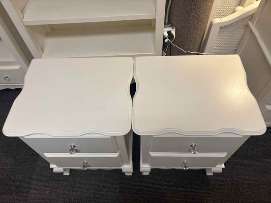 Pair of Newport Cottages 'Hilary' Nightstands