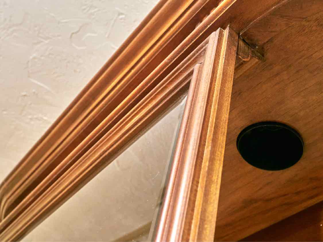Pulaski Cherry 2 Curved Glass Side Doors 4 Glass Shelf  Display Cabinet