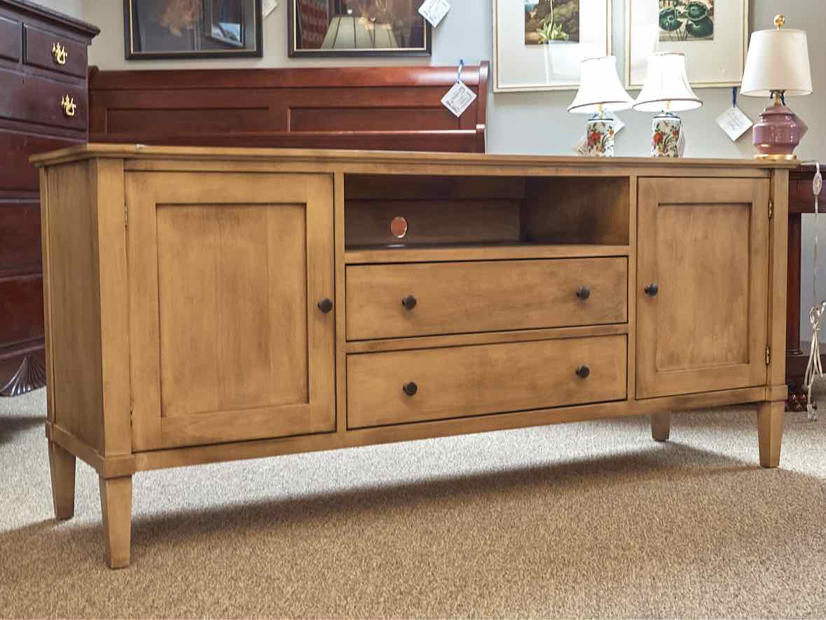 Gat Creek 'Monaco' Maple Media Furniture