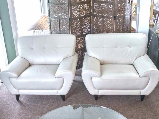Pair of Rooms To Go 'Cindy Crawford' Ivory Leather Chairs