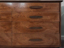 Heritage Henredon Mid Century Modern Walnut 8 Drawer Dresser