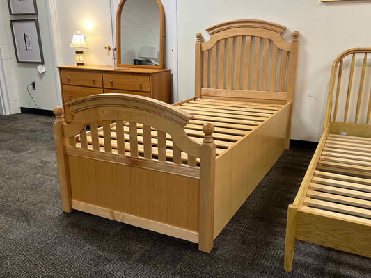 Stanley 'Young America' Captain's Twin Bed