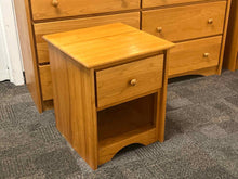 Single Drawer Oak Nightstand