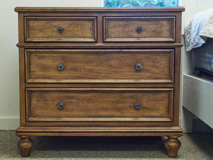Ethan Allen New Country "Regan' 4 Drawer Accent Chest