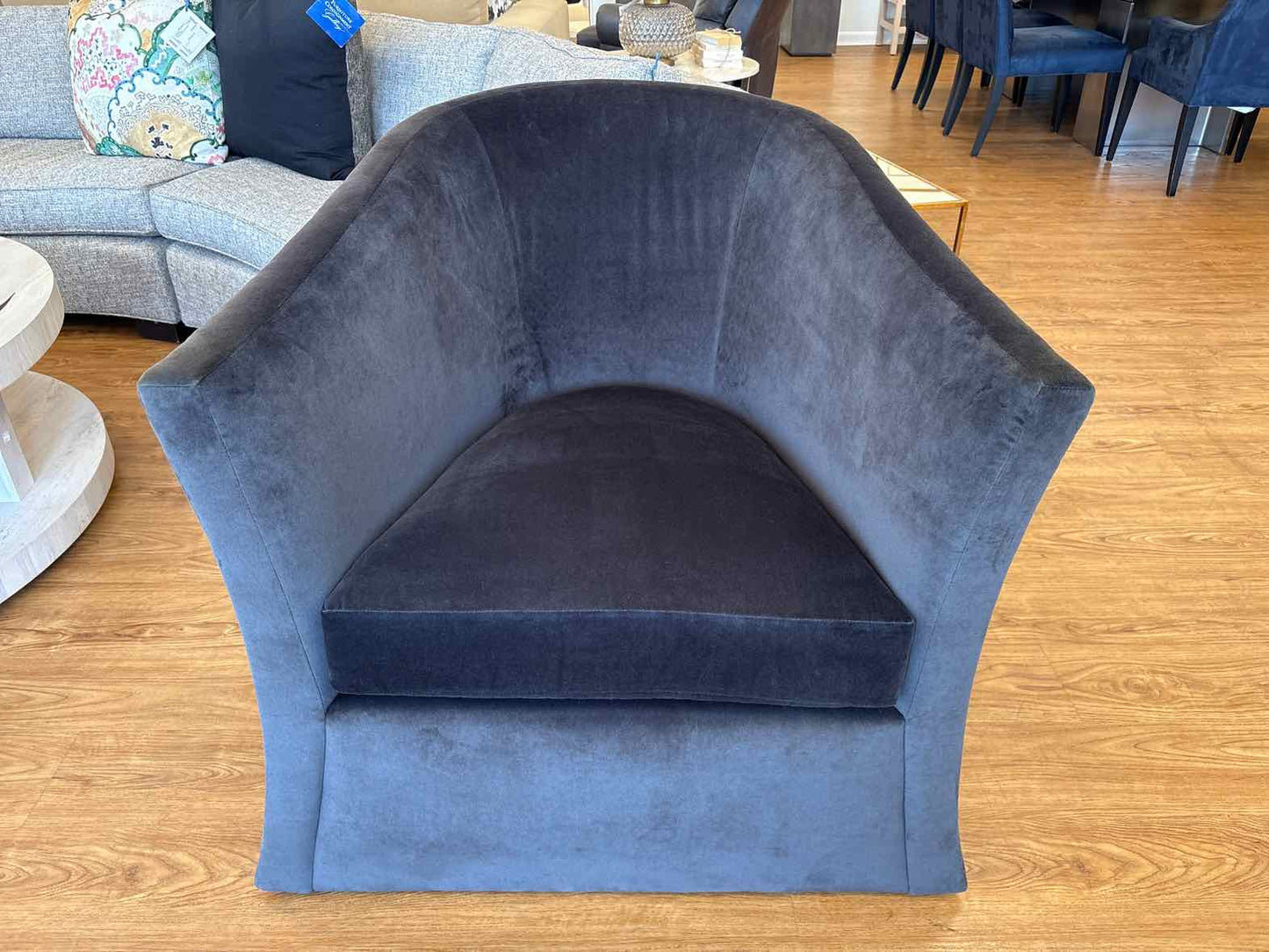 Verellen 'Axelle' Barrel Swivel Chair in Charcoal