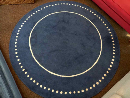 Safavieh Round Area Rug in Navy Blue & Ivory