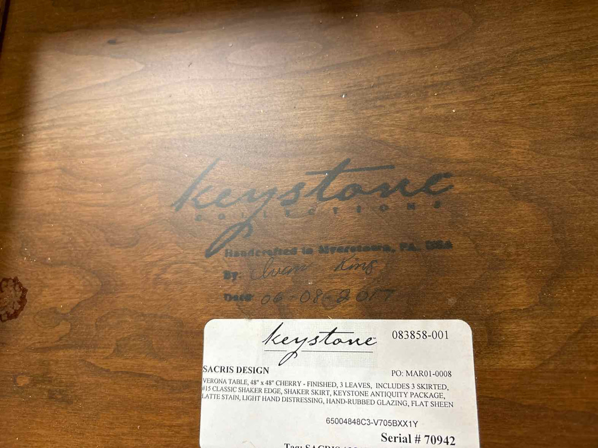 Keystone 'Verona' Round Dining Table