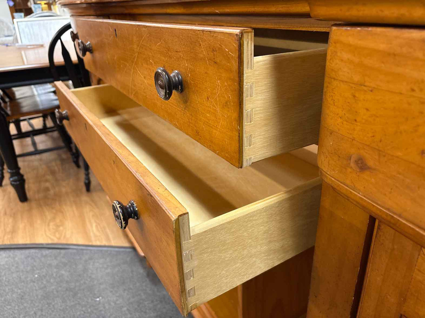 Stanley Pine Server w/ Hutch