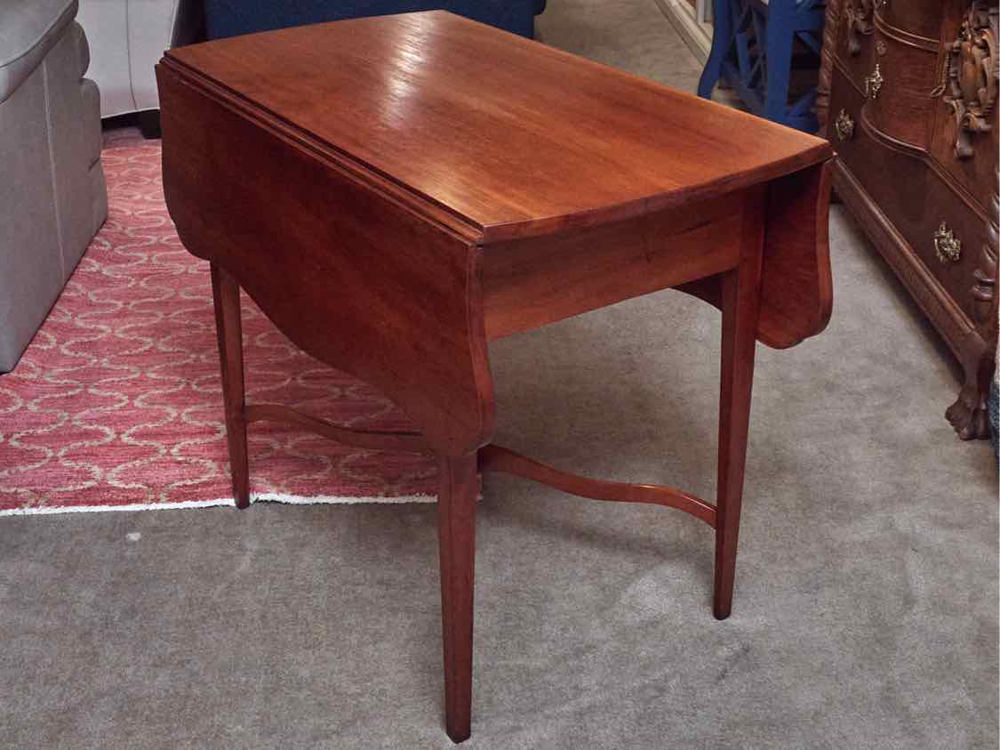Scalloped  Cherry Drop Leaf Accent Table