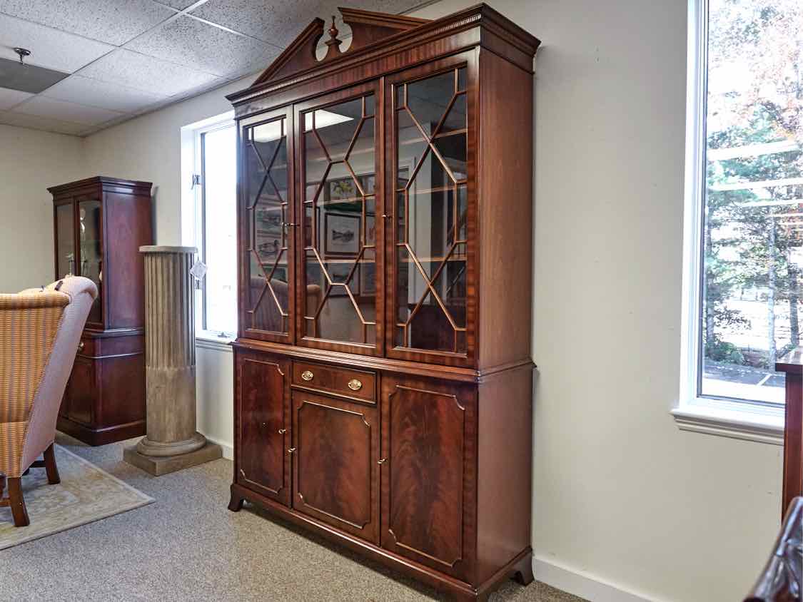 Heldense Inalid Mahogany Two Piece China Cabinet