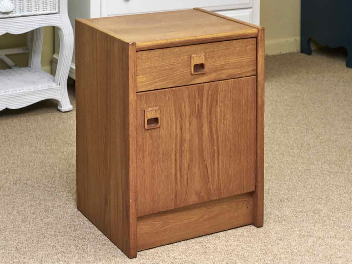Mid Century Style 1 Drawer 1 Door Teak Nightstand