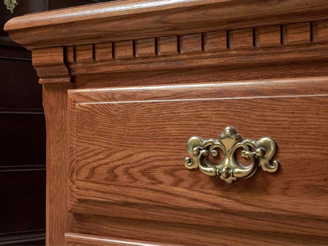 Vaughan Bassett Oak 2 Drawer Brass Handles Dental Molding Accent  Nightstand