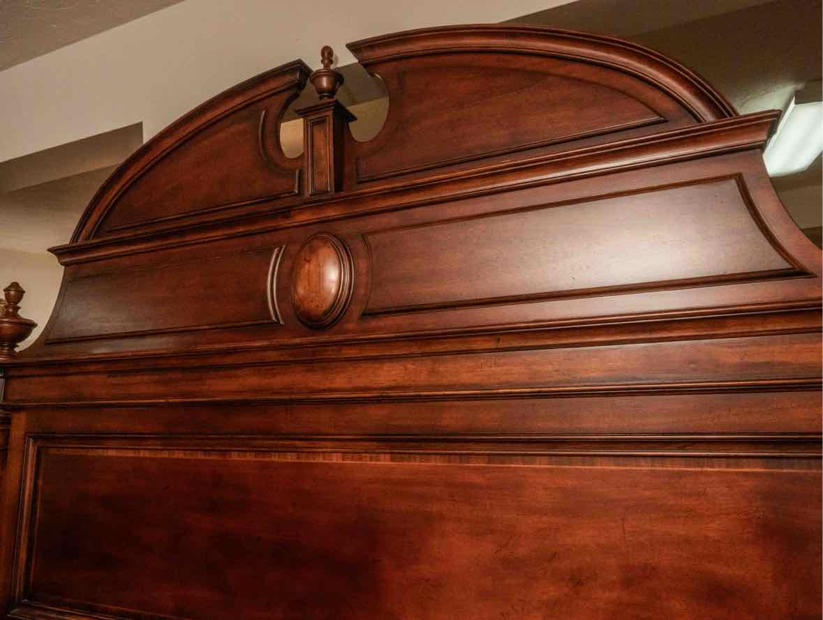 Thomasville "Fredericksburg Collection'Mahogany Finish' Mansion'King Bed