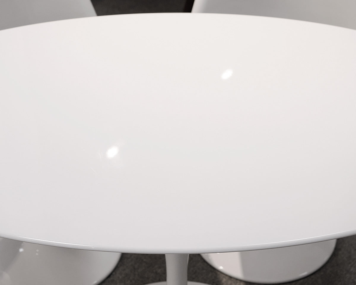MCM 48" Oval Dining Table With Five Chairs