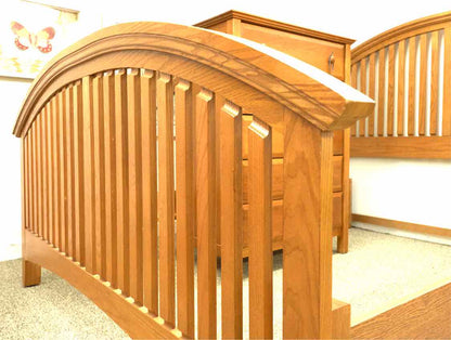Vaughn Bassett Queen Arched Oak Bed