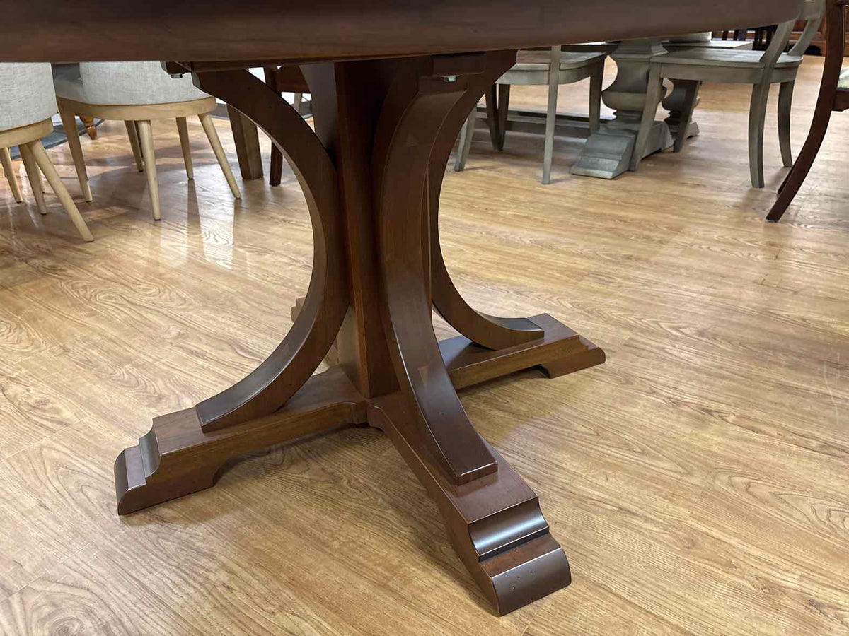 Keystone 'Verona' Round Dining Table