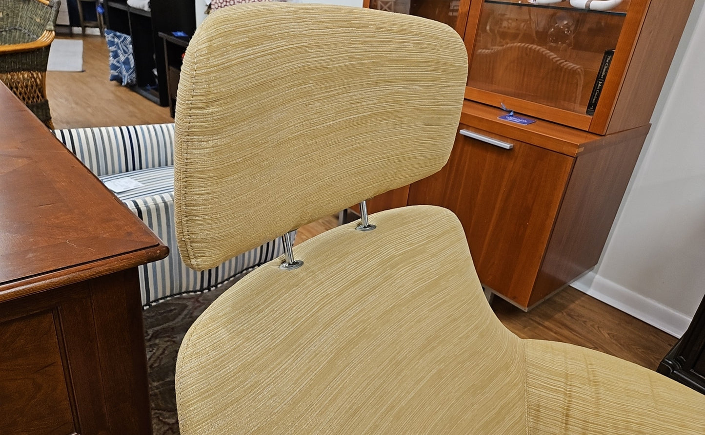 Steelcase "Bob" Lounge Chair in Gold