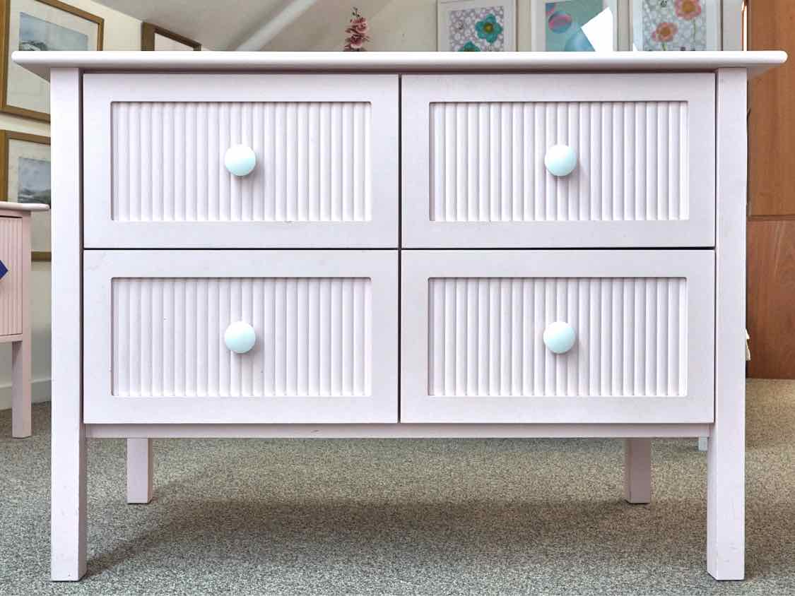 Maine Cottage 'Lizzie' Dresser in Pink W/ White Knobs