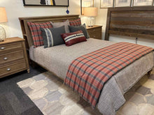 Pottery Barn 'Astoria' Queen Bed