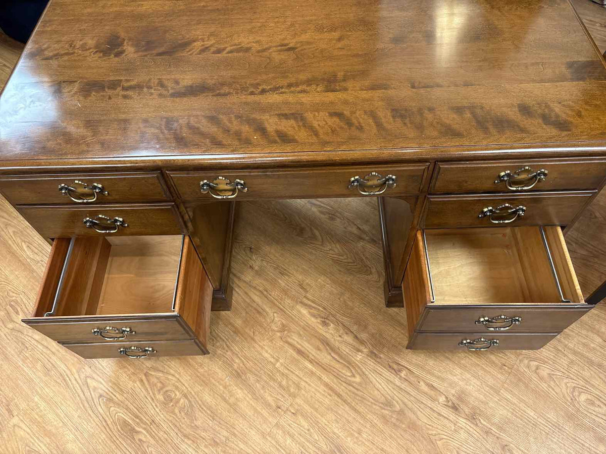 Ethan Allen 'Classic Manor' Executive Desk