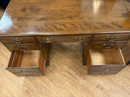 Ethan Allen 'Classic Manor' Executive Desk