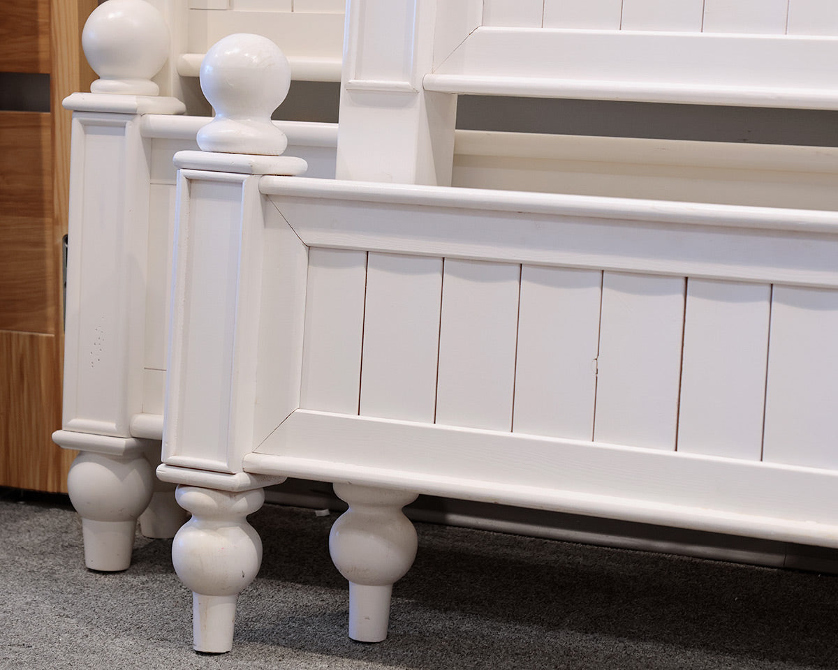 White Cannonball Top Cottage Beadboard Queen Bed
