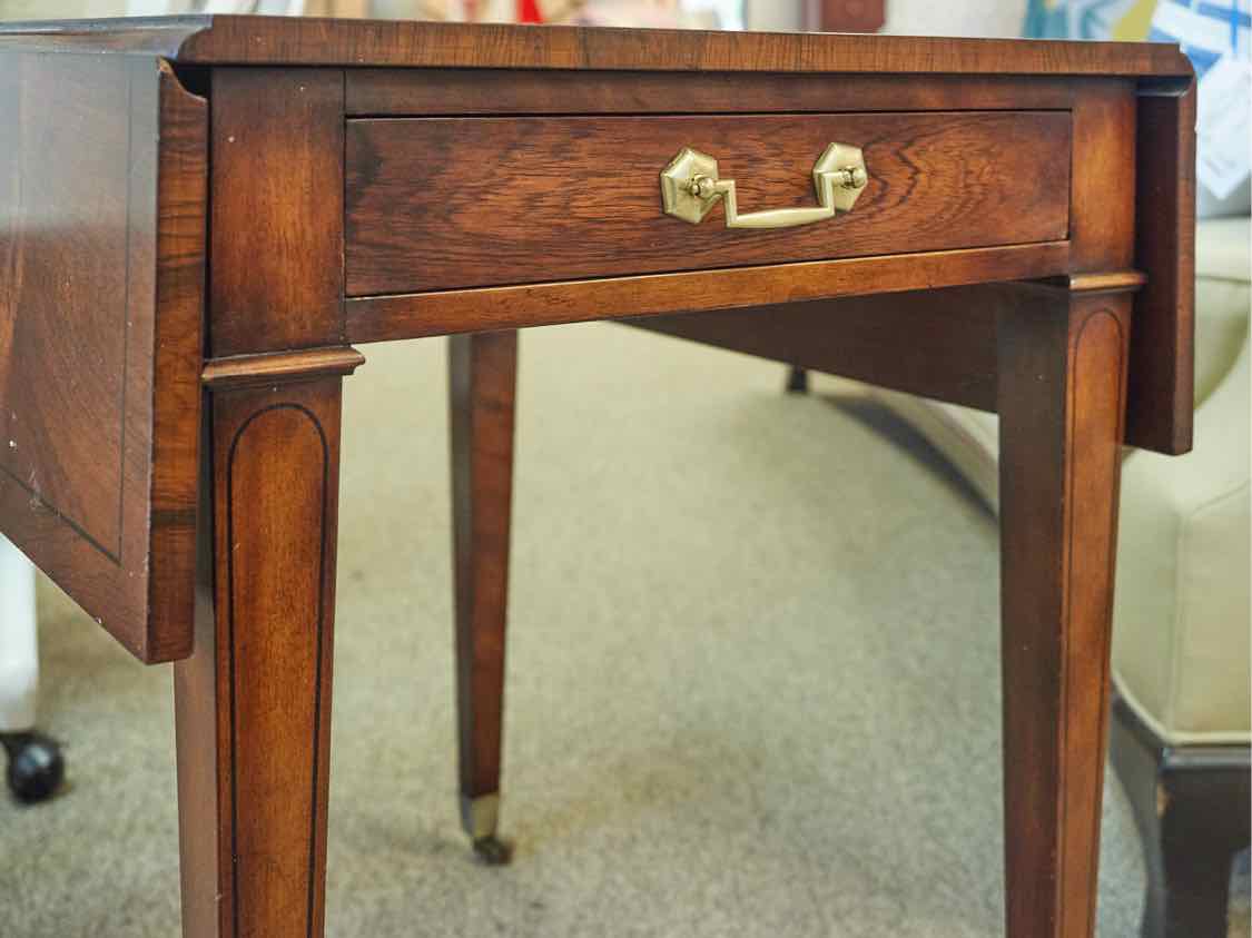 Old Colony Mahogany Drop Leaf Side Table
