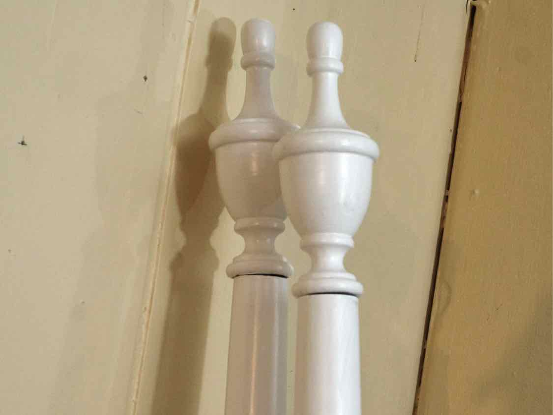 Semi Gloss White Finish 4 Poster Twin  Bed