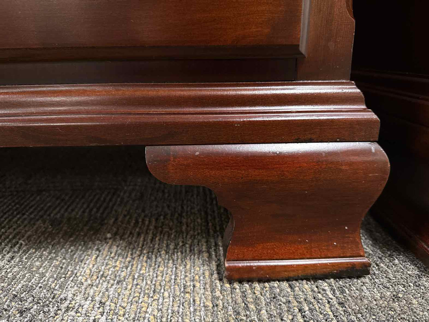 Kincaid Pair of Cherry Nightstands