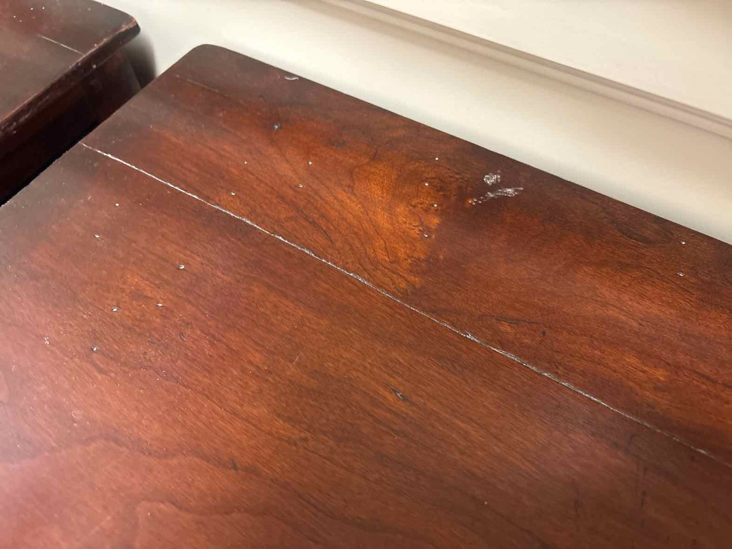 Henredon 'Acquisitions' Pair of Nightstands