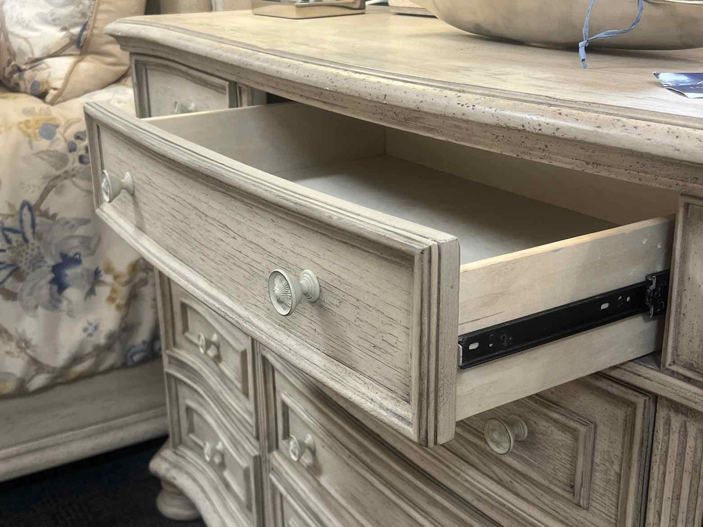 Rooms To Go 'Armitage' Dresser w/ Mirror