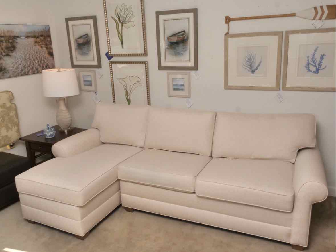Ethan Allen 'Bennett' Ivory Vintage Linen 2 Cushion & Chaise Sectional