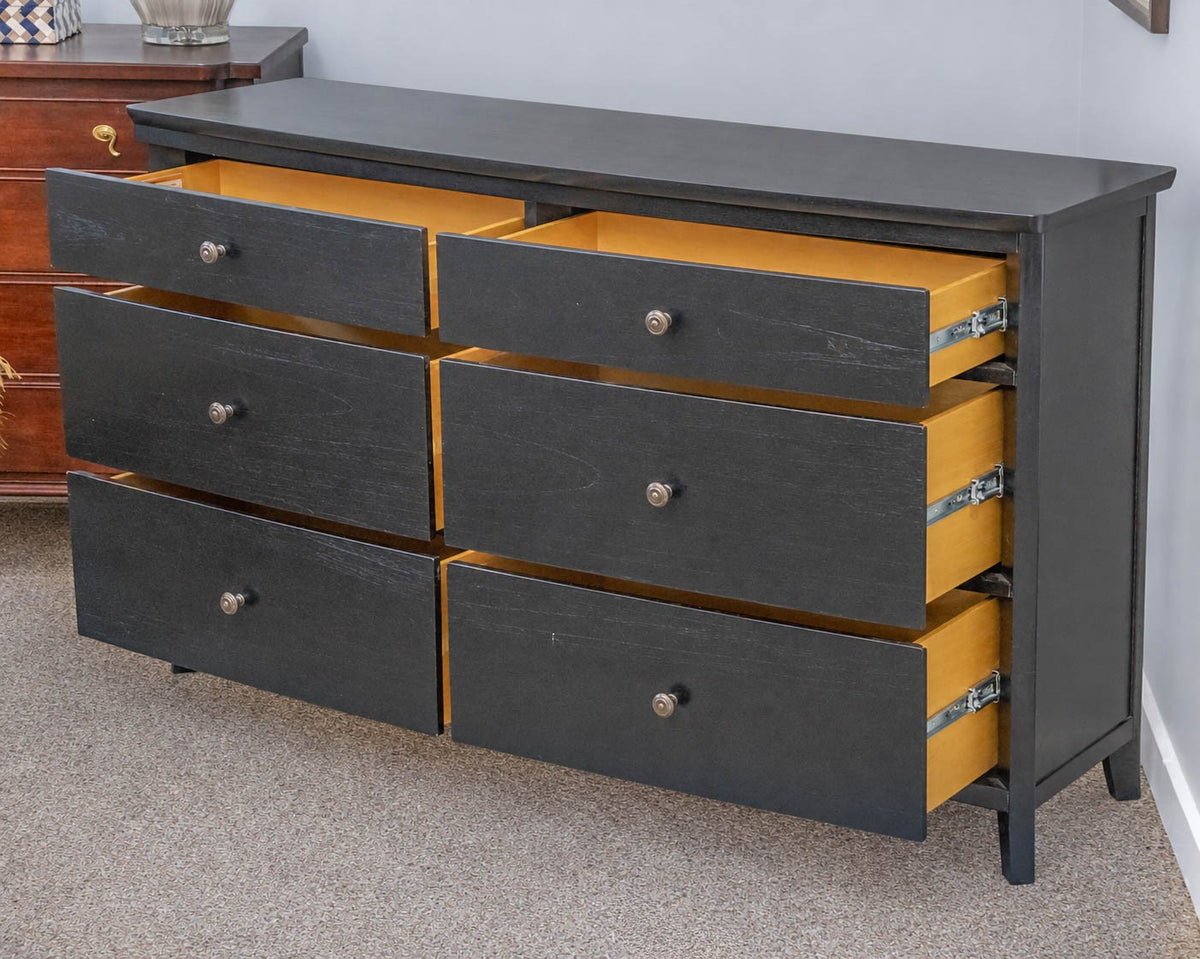 Pottery Barn ' Chloe' 6  Drawer Dresser