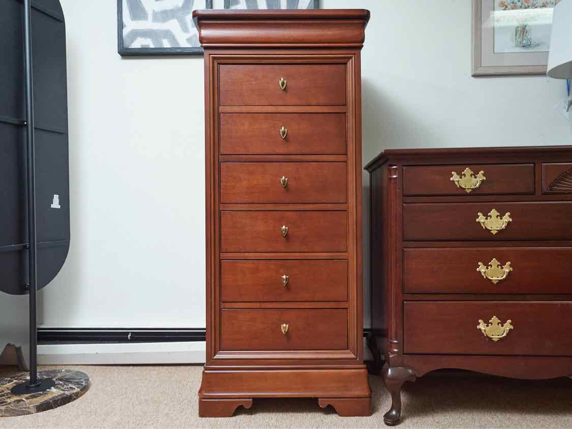 Impressions Thomasville Cherry 7 Drawer Lingerie Chest