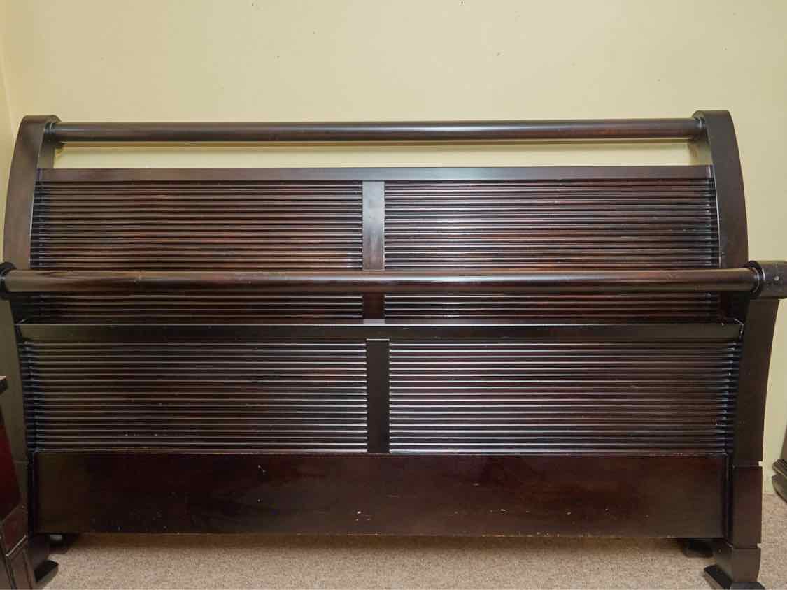 Ligna Espresso Finish  King Sleigh Bed Includres Siderails/Slat Roll.
