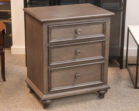 Pair of Ethan Allen New Country Three Drawer Nightstands