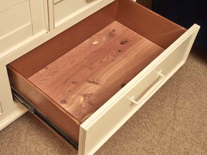 Klaussner 'Carolina Preserves' Ivory Finish 9 Drawer Dresser