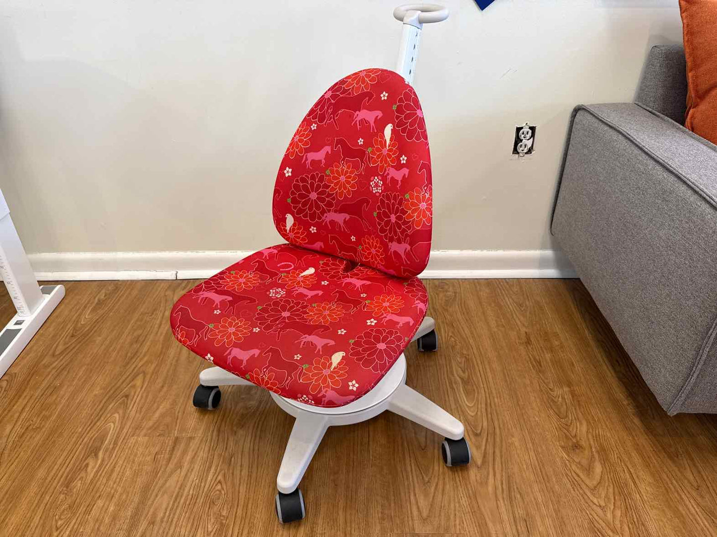 Moll 'Maximo' Adjustable Swivel Chair