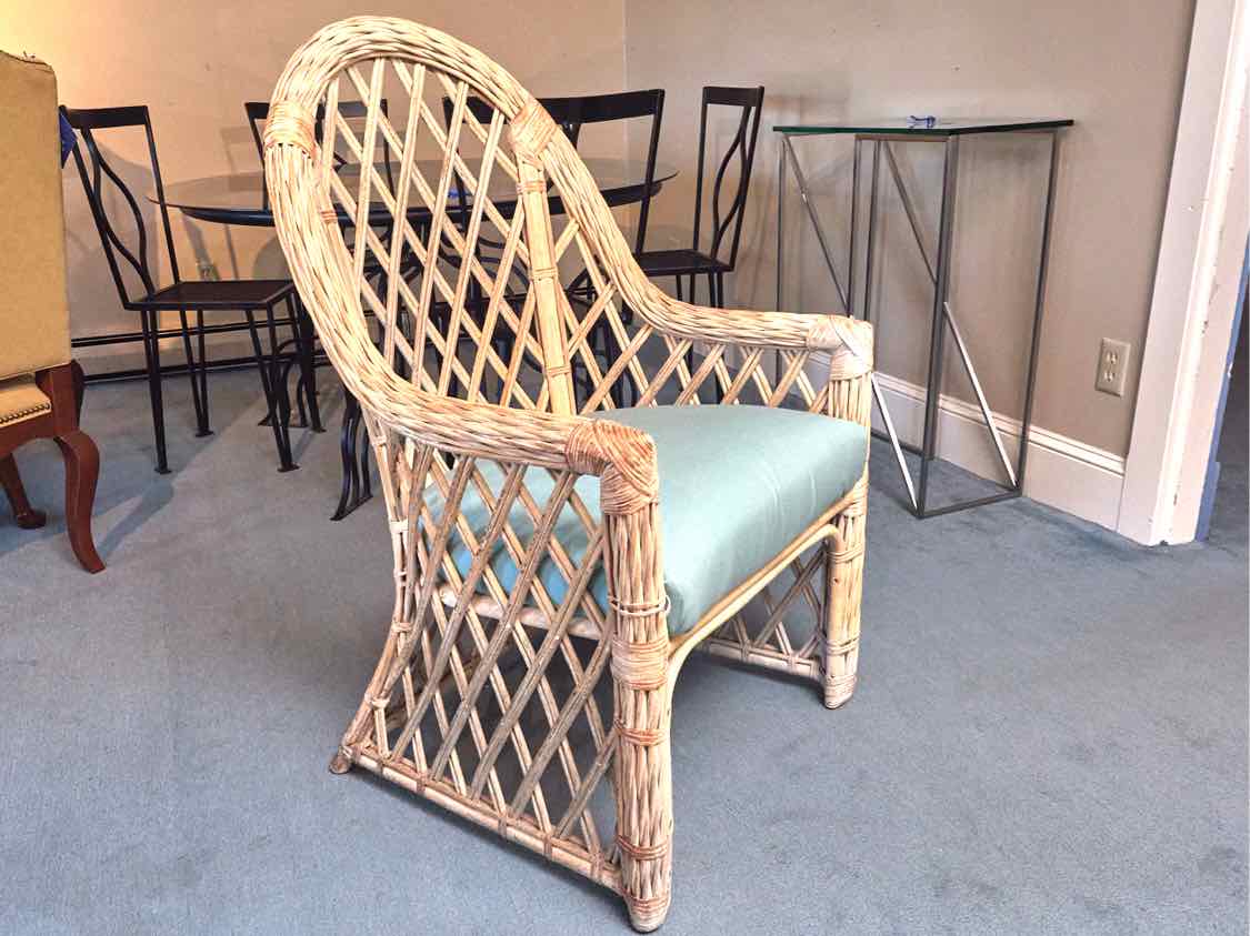 Fort Smith Chair Co. Round  Glass Top  Natural Wicker Base & 4  Cushion Chairs