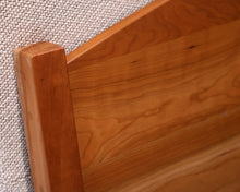 Old Meeting House Furniture Queen Bed