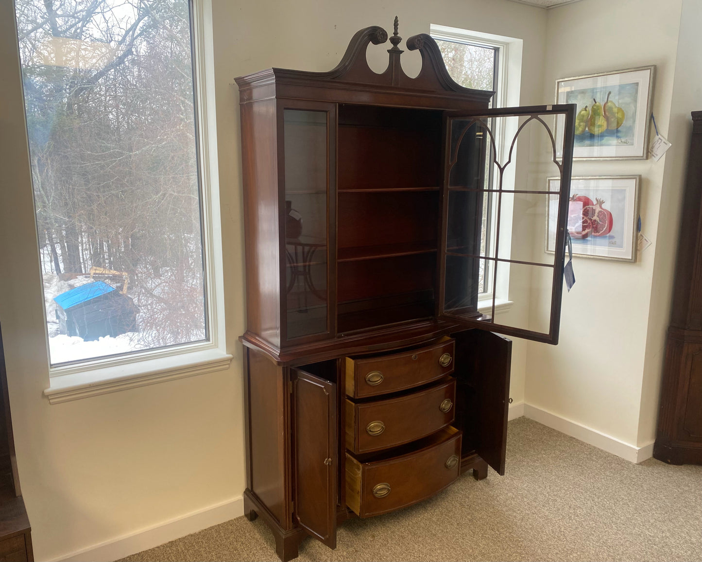 Mahogany China Cabinet with 1 Glass Door with Pediment Top