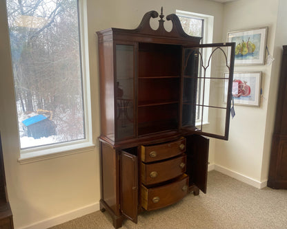 Mahogany China Cabinet with 1 Glass Door with Pediment Top