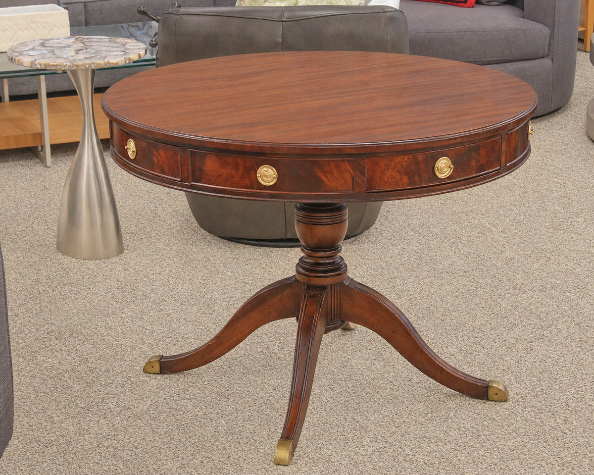 Mahogany Renter's Accent Table with Pedestal Base