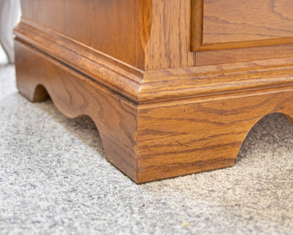Thomasville 7-Drawer Dresser in Oak with Brass Pulls