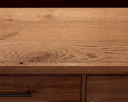 Vaughan Bassett 8-Drawer Dresser w/ Mirror.