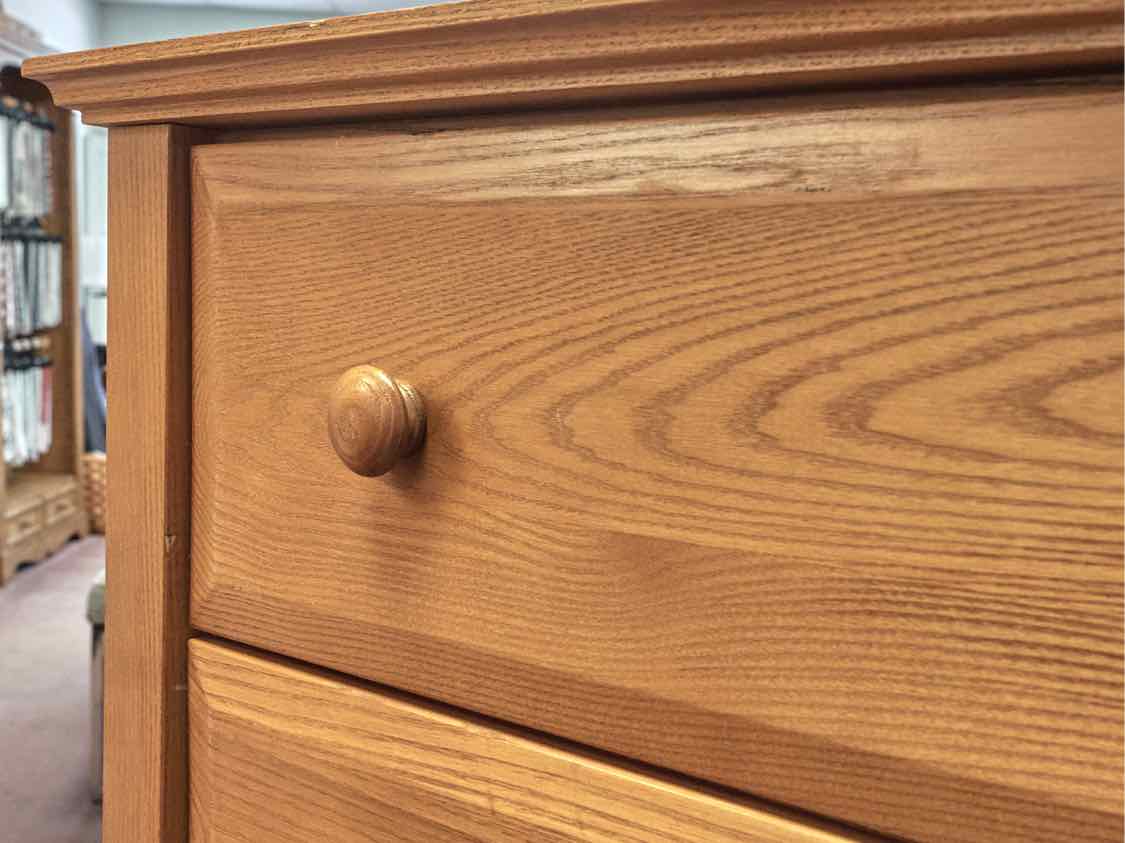 Vermont Tubbs Oak 5 Drawer Chest with Wood Knobs