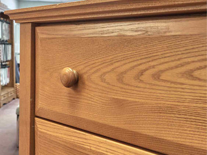 Vermont Tubbs Oak 5 Drawer Chest with Wood Knobs