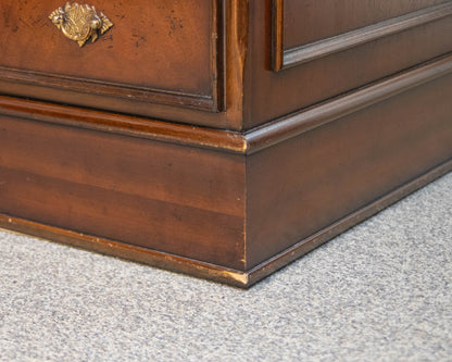 9 Drawer English Style Desk in Mahogany